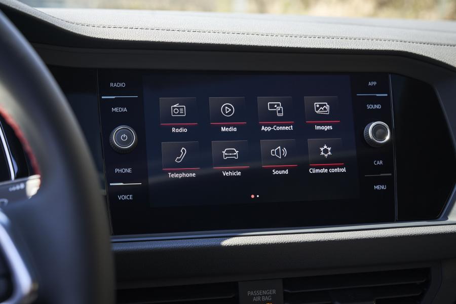 Детали интерьера Volkswagen Jetta GLI Autobahn 2019 года  (NA) (фото 12 из 20)